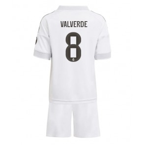 Lacne Dětský Futbalové dres Real Madrid Federico Valverde #8 2025-26 Krátky Rukáv - Domáci (+ trenírky) Lacne Dětský Futbalové dres Real Madrid Federico Valverde #8 2025-26 Krátky Rukáv - Domáci (+ trenírky)